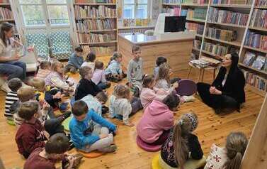 Poznajemy zaw&oacute;d bibliotekarza  8