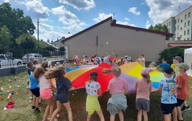 LATO W MIEŚCIE - Zajęcia z animatorem zabaw 63