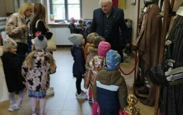        Żabki z wizytą w bibliotece i w muzeum 14