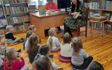        Żabki z wizytą w bibliotece i w muzeum 15