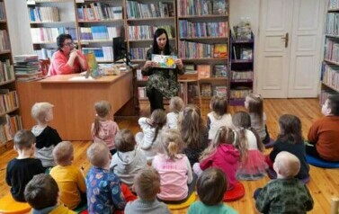        Żabki z wizytą w bibliotece i w muzeum 16