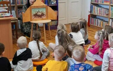        Żabki z wizytą w bibliotece i w muzeum 17