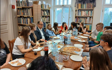 Młoda demokracja, świadoma młodzież - świadomy dorosły 1  2