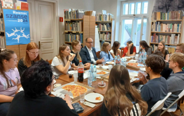 Młoda demokracja, świadoma młodzież - świadomy dorosły 1  3