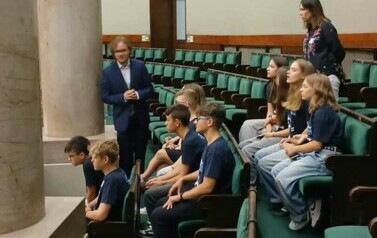 Uczestnicy projektu &bdquo;Młoda demokracja&hellip;&rdquo; w Sejmie 13