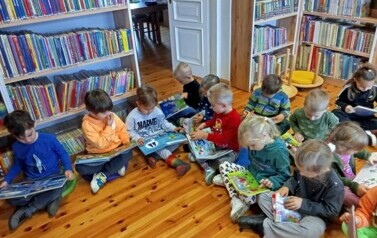 Motyle w bibliotece 4