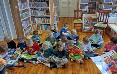 Motyle w bibliotece 5