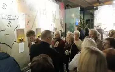   &bdquo;Zwiedzamy z biblioteką&rdquo; Muzeum Powstania Warszawskiego  35