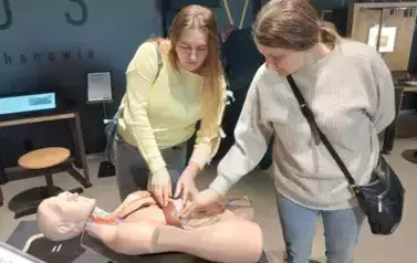 &bdquo;Zwiedzamy z biblioteką&rdquo; Park Nauki Torus w Ciechanowie oraz Muzeum Romantyzmu w Opinog&oacute;rze. 3