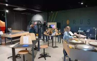 &bdquo;Zwiedzamy z biblioteką&rdquo; Park Nauki Torus w Ciechanowie oraz Muzeum Romantyzmu w Opinog&oacute;rze. 4