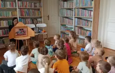 Pszcz&oacute;łki w bibliotece&nbsp; 1