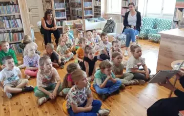 Pszcz&oacute;łki w bibliotece&nbsp; 3