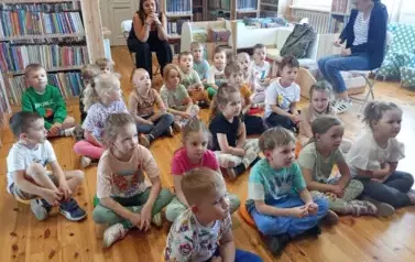 Pszcz&oacute;łki w bibliotece&nbsp; 6