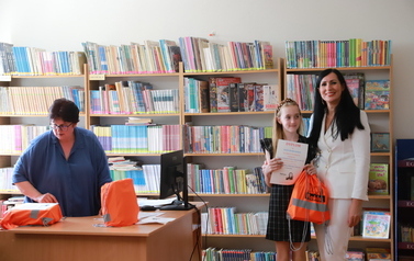 Uroczyste wręczenie dyplom&oacute;w i nagr&oacute;d lauretom konkursu plastycznego &bdquo;Wiersze Aleksandra Fredry w ilustracji dziecka&rdquo;.