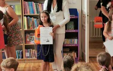 Uroczyste wręczenie dyplom&oacute;w i nagr&oacute;d lauretom konkursu plastycznego &bdquo;Wiersze Aleksandra Fredry w ilustracji dziecka&rdquo;.