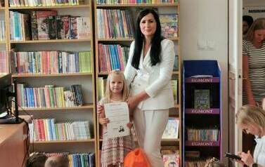 Uroczyste wręczenie dyplom&oacute;w i nagr&oacute;d lauretom konkursu plastycznego &bdquo;Wiersze Aleksandra Fredry w ilustracji dziecka&rdquo;.