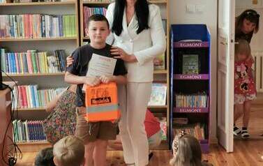 Uroczyste wręczenie dyplom&oacute;w i nagr&oacute;d lauretom konkursu plastycznego &bdquo;Wiersze Aleksandra Fredry w ilustracji dziecka&rdquo;.