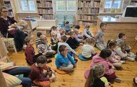 Poznajemy zaw&oacute;d bibliotekarza  3