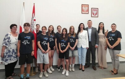 Zdjęcie do Młodzież z wizytą w Urzędzie Marszałkowskim Wojew&oacute;dztwa Mazowieckiego