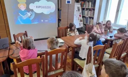 Zdjęcie do Czwarty dzień ferii z biblioteką &nbsp; 