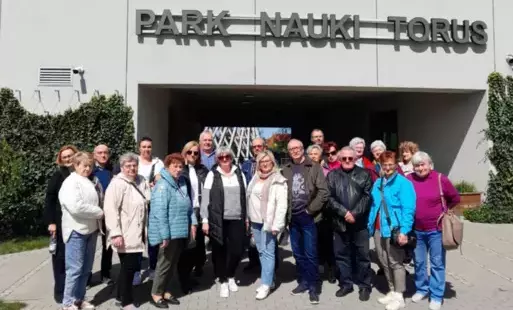 Zdjęcie do &bdquo;Zwiedzamy z biblioteką&rdquo; Park Nauki Torus w Ciechanowie oraz Muzeum Romantyzmu w Opinog&oacute;rze.