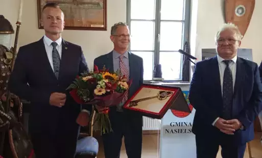 Zdjęcie do Podniosła uroczystość w Nasielskim Domu Edukacji i Historii