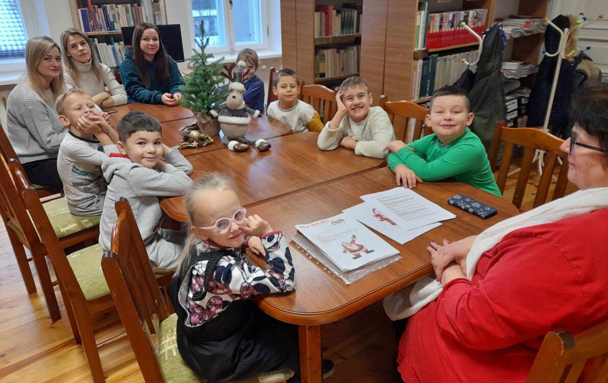 Zdjęcie do Zimowo-świąteczna lekcja biblioteczna