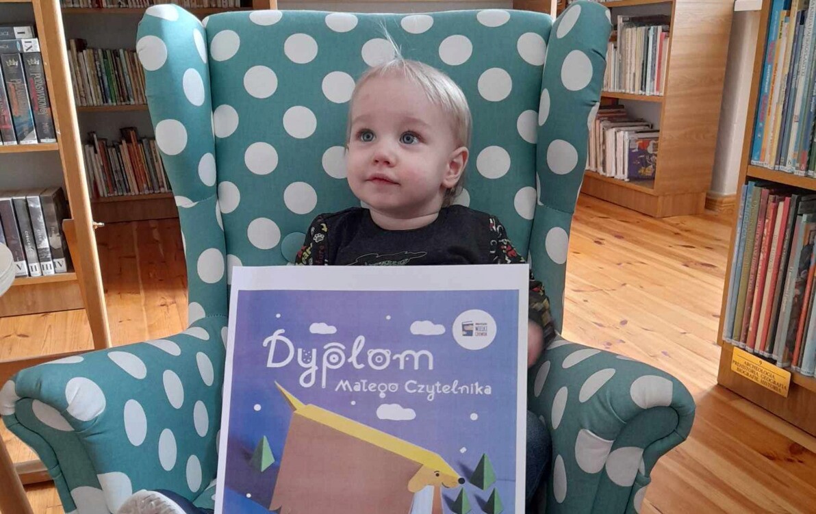 Zdjęcie do Kolejne dyplomy trafiły w ręce przedszkolak&oacute;w.