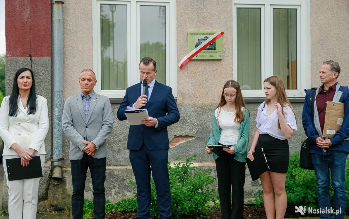 Zdjęcie do Trzy symboliczne tablice