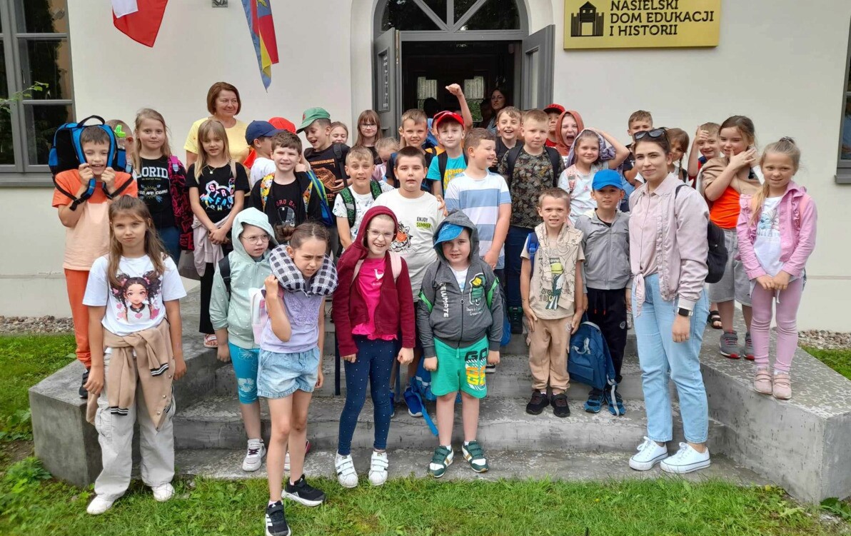 Zdjęcie do Uczniowie klas I-III w muzeum 