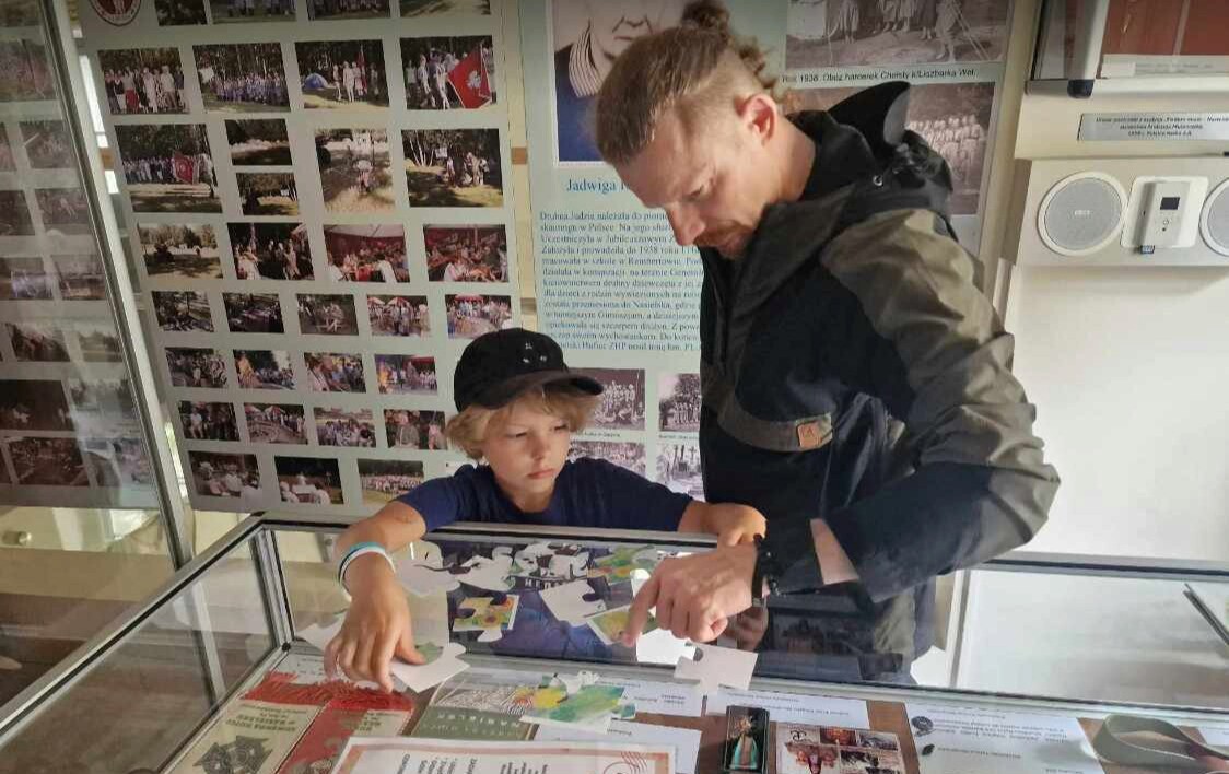 Zdjęcie do Za nami biblioteczna gra terenowa &bdquo; zaGRAj z TATĄ&rdquo;