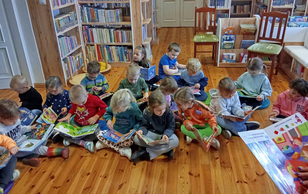 Zdjęcie do Motyle w bibliotece