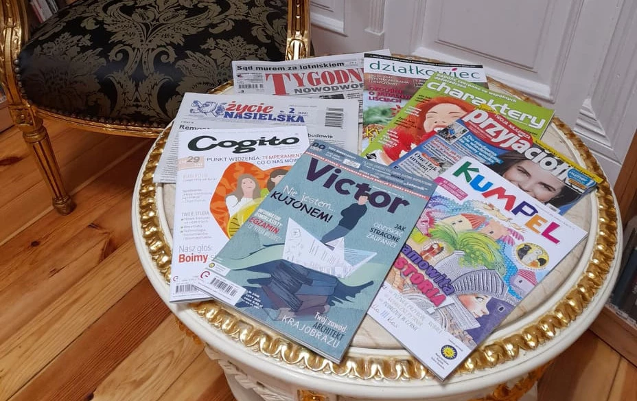 Zdjęcie do Salonik prasowy w naszej bibliotece!