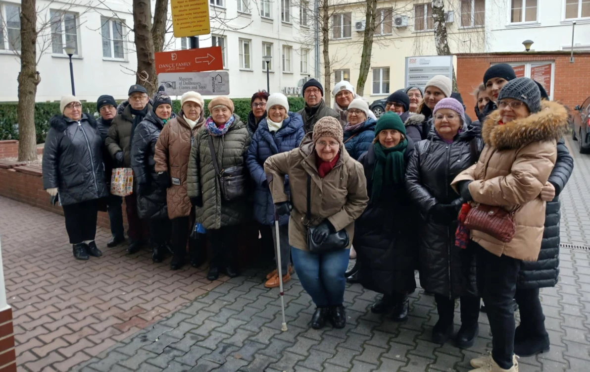 Zdjęcie do Klubowicze z DKK dla dorosłych wsp&oacute;łtw&oacute;rcami Strefy Wspomnień