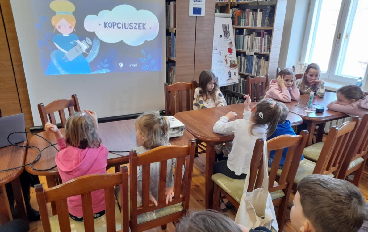 Zdjęcie do Czwarty dzień ferii z biblioteką &nbsp; 