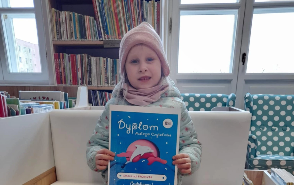 Zdjęcie do Kolejne dyplomy wręczone!