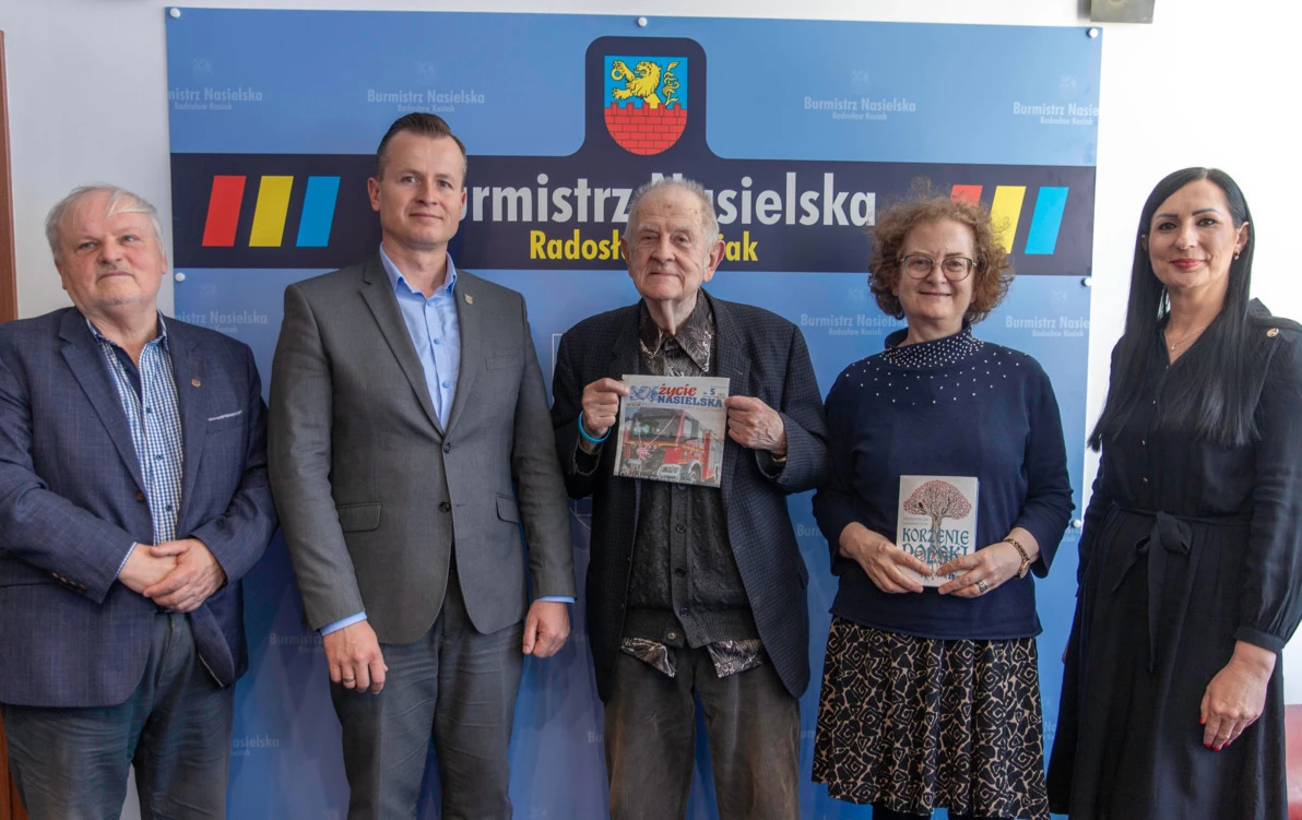 Zdjęcie do Sentymentalna wizyta pana Ambasadora