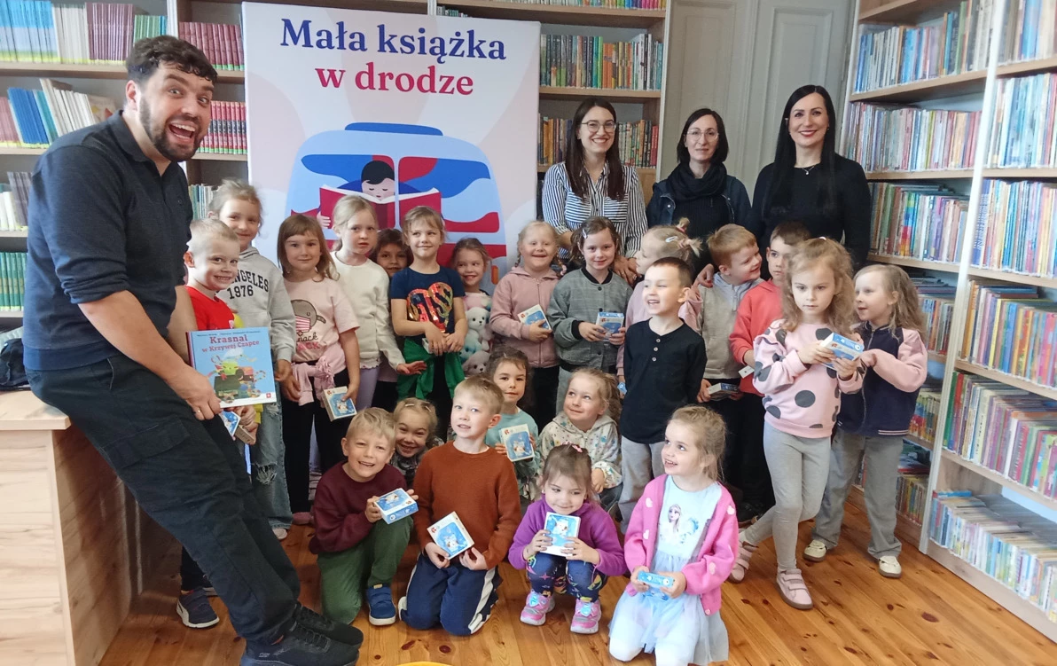 Zdjęcie do Mała książka w drodze