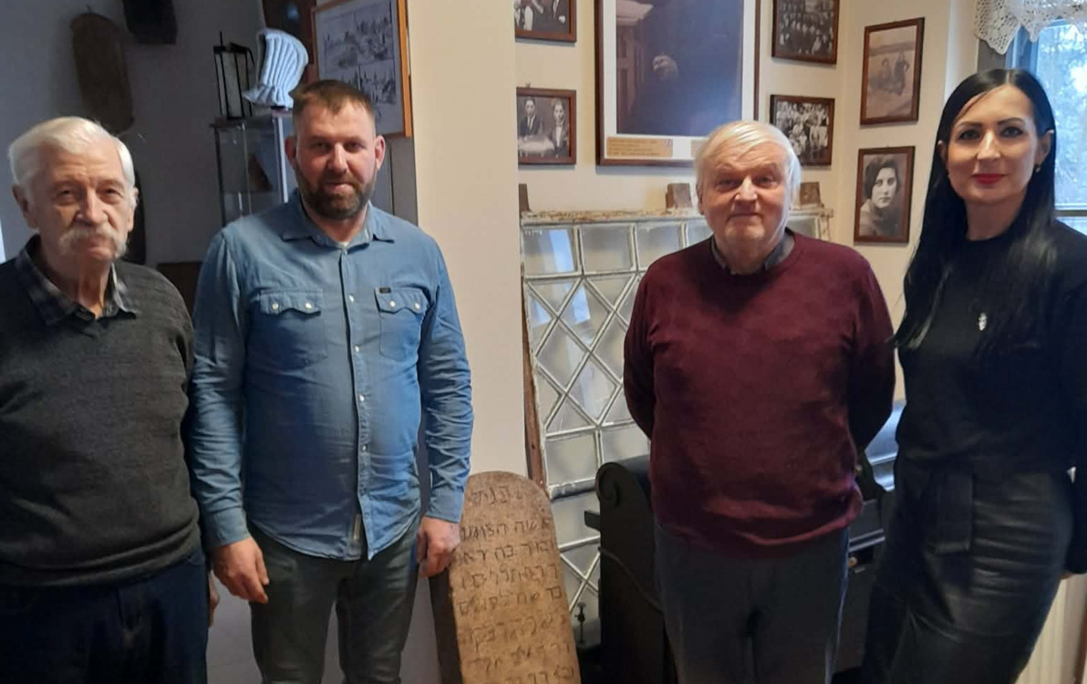 Zdjęcie do Cenna macewa dla naszego muzeum