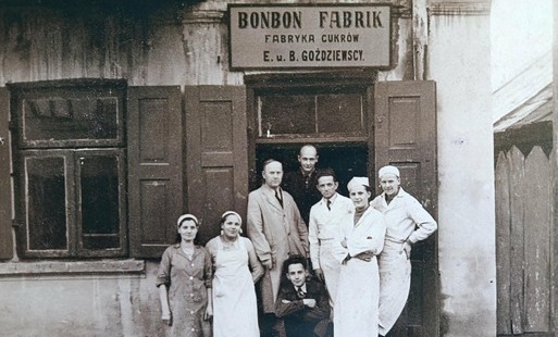 Zdjęcie do Papierek po cukierku, kt&oacute;ry przywołał historię