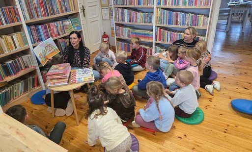Zdjęcie do Poznajemy zaw&oacute;d bibliotekarza