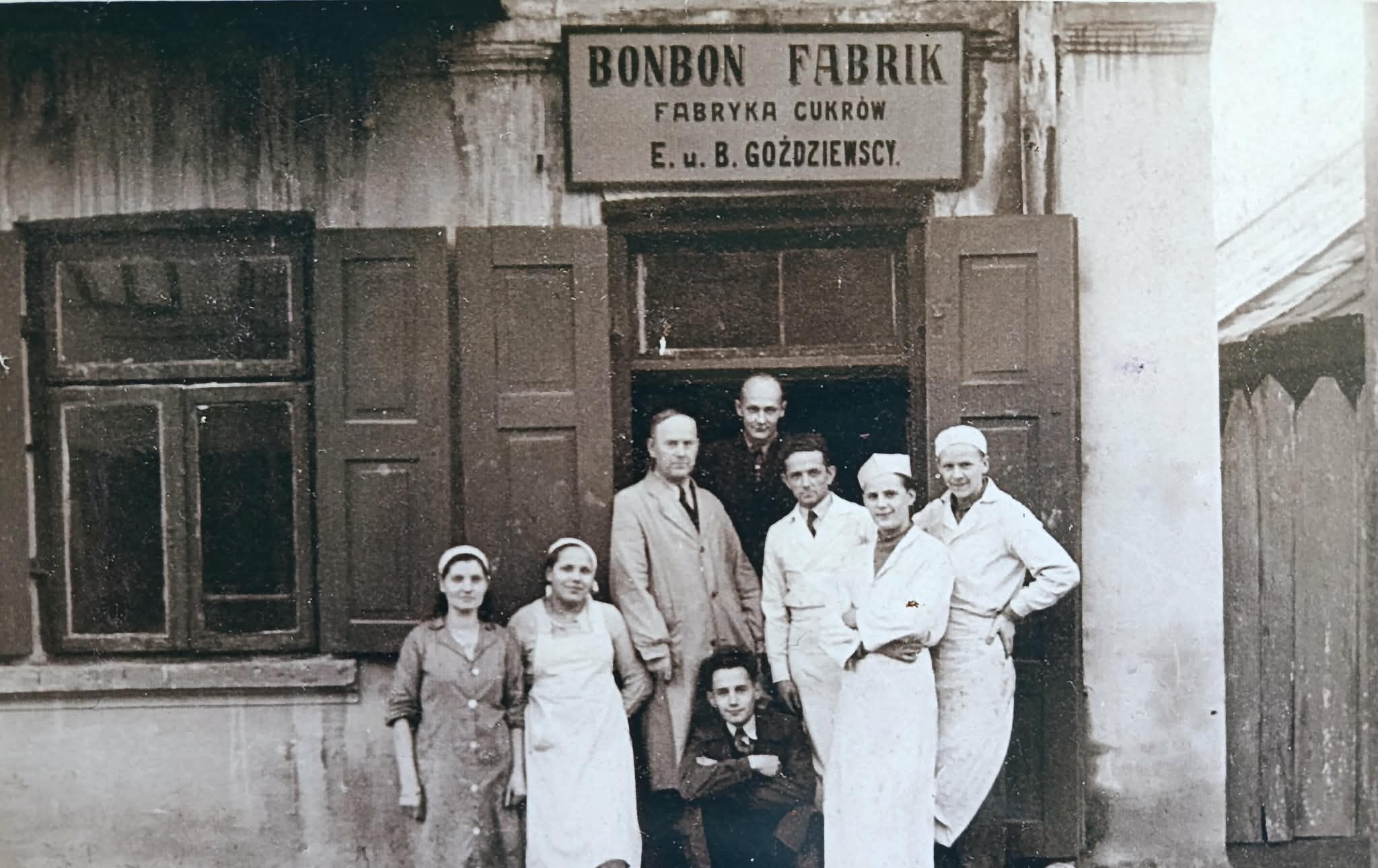 Zdjęcie do Papierek po cukierku, kt&oacute;ry przywołał historię