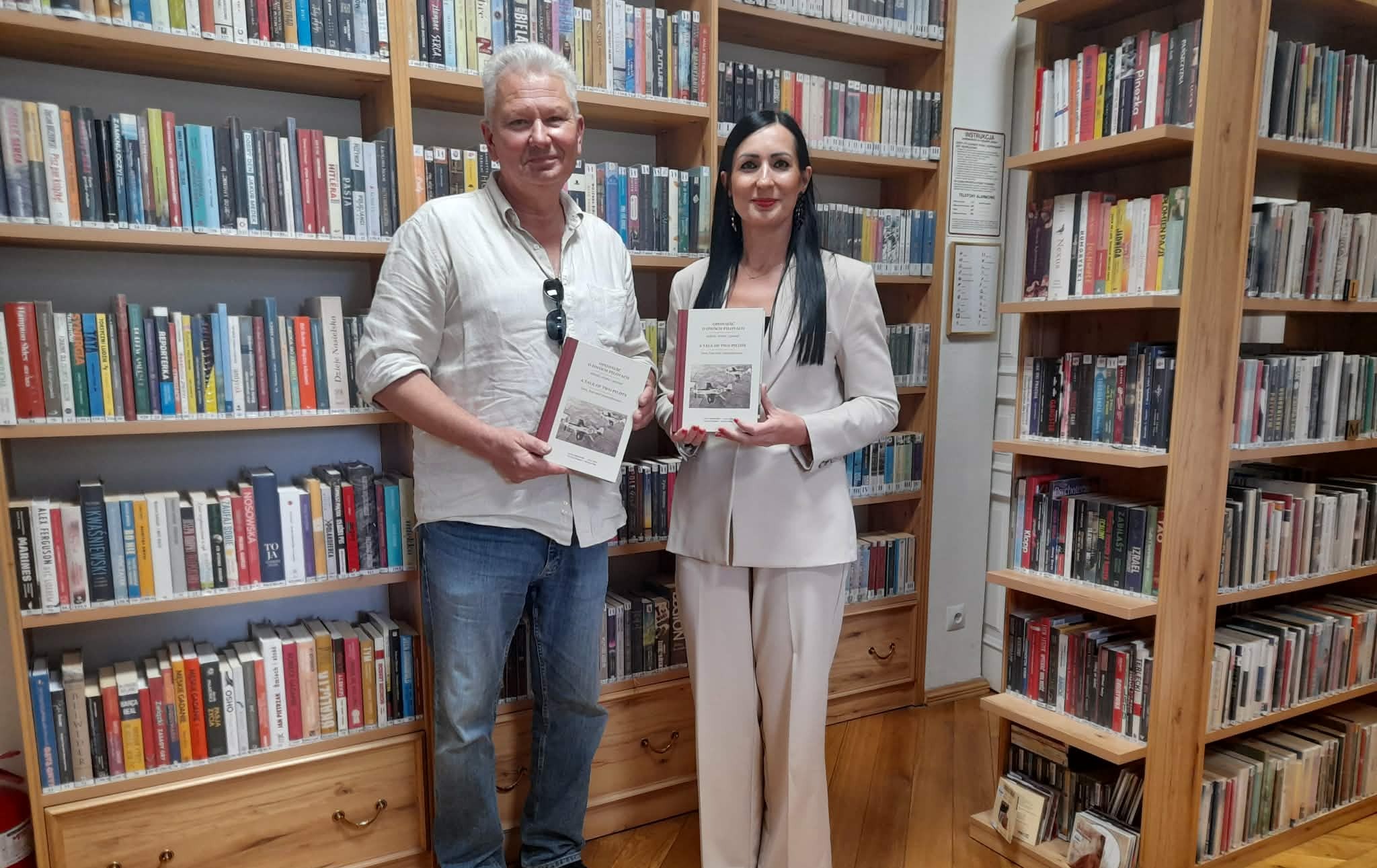 Zdjęcie do Miłośnik&oacute;w historii i dobrej prozy zapraszamy do naszej biblioteki.